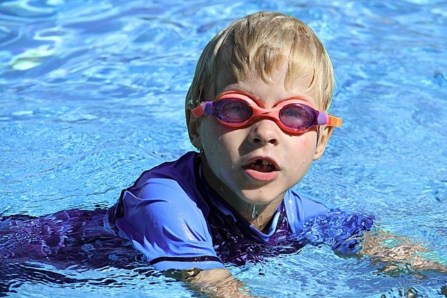 Private vs Group Swimming Lessons: Which Is Right for You?